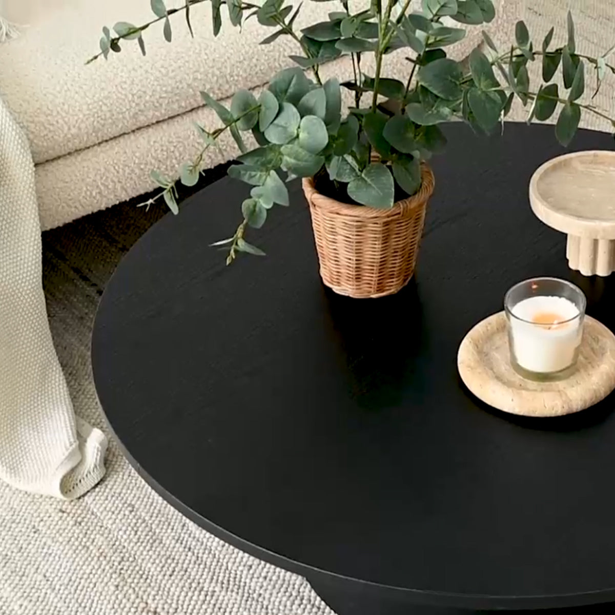 Dwen 40" Modern Round Pedestal Coffee Table